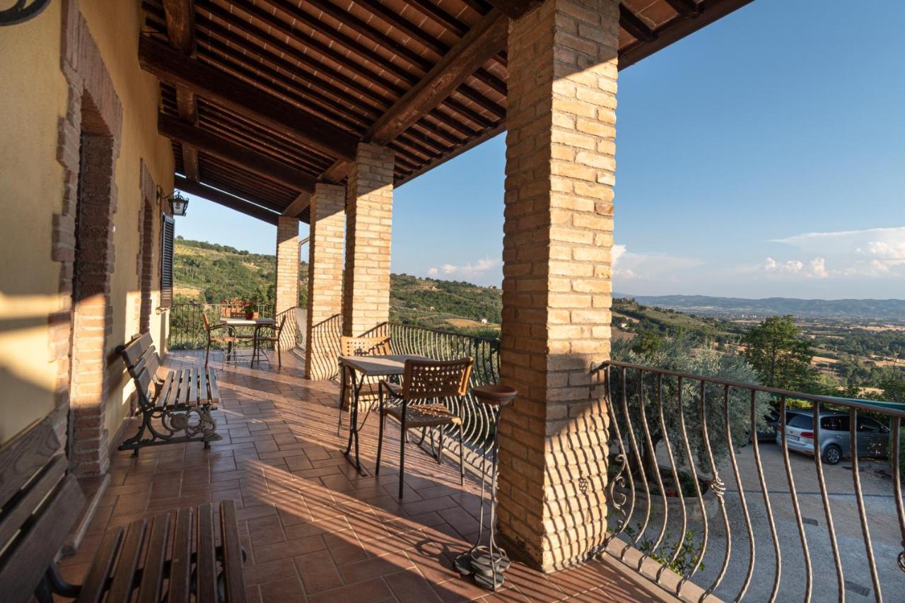 Agriturismo La Rocca Assisi Петриньяно Экстерьер фото